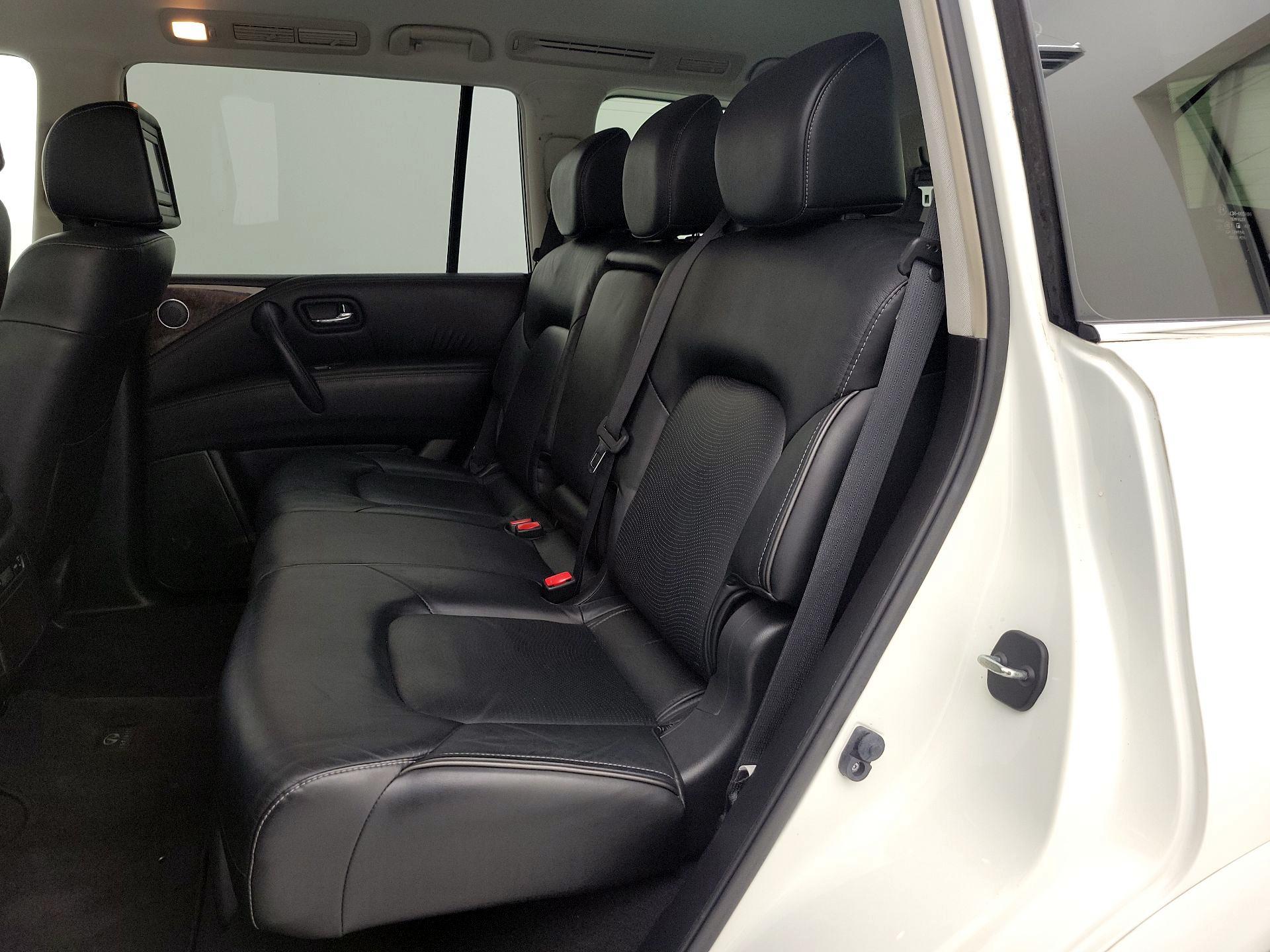 Thumbnail: 2015 INFINITI QX80 - 20