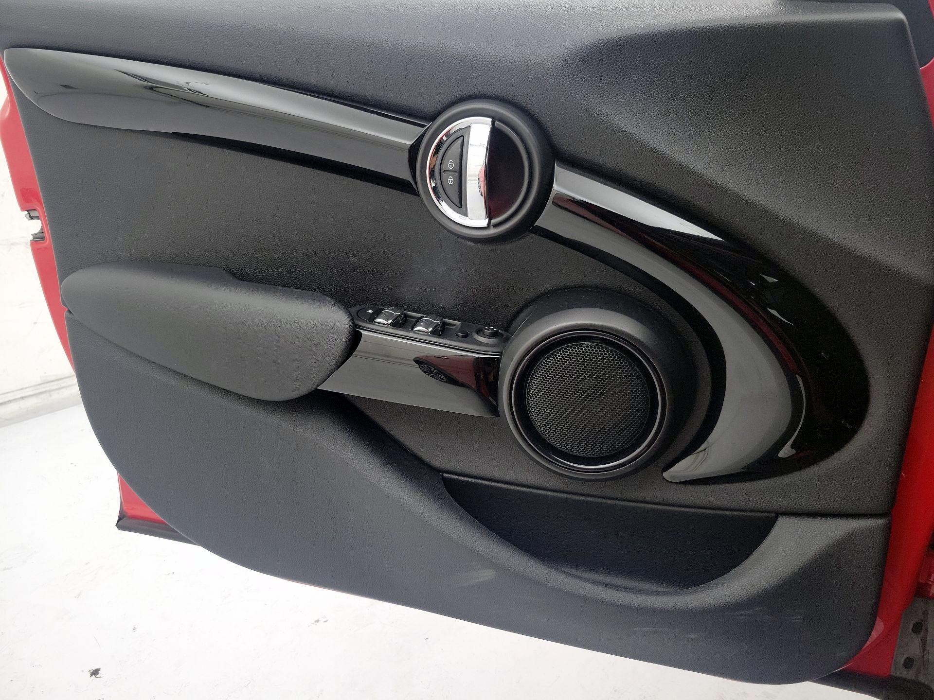 Thumbnail: 2019 MINI Cooper Hardtop - 12
