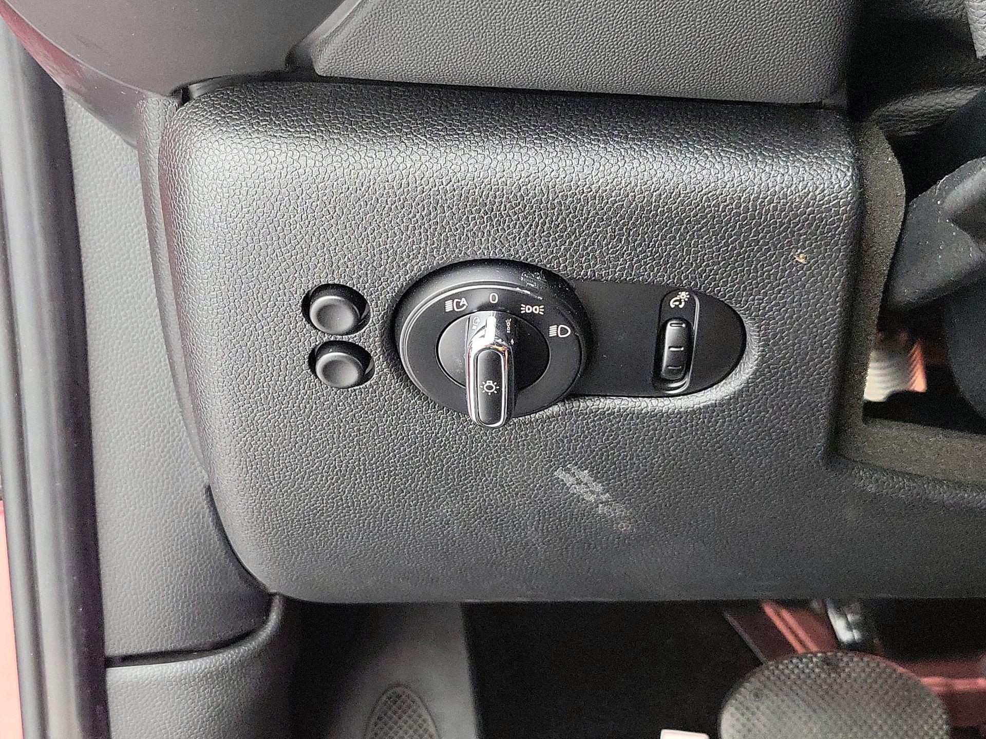 Thumbnail: 2019 MINI Cooper Hardtop - 13