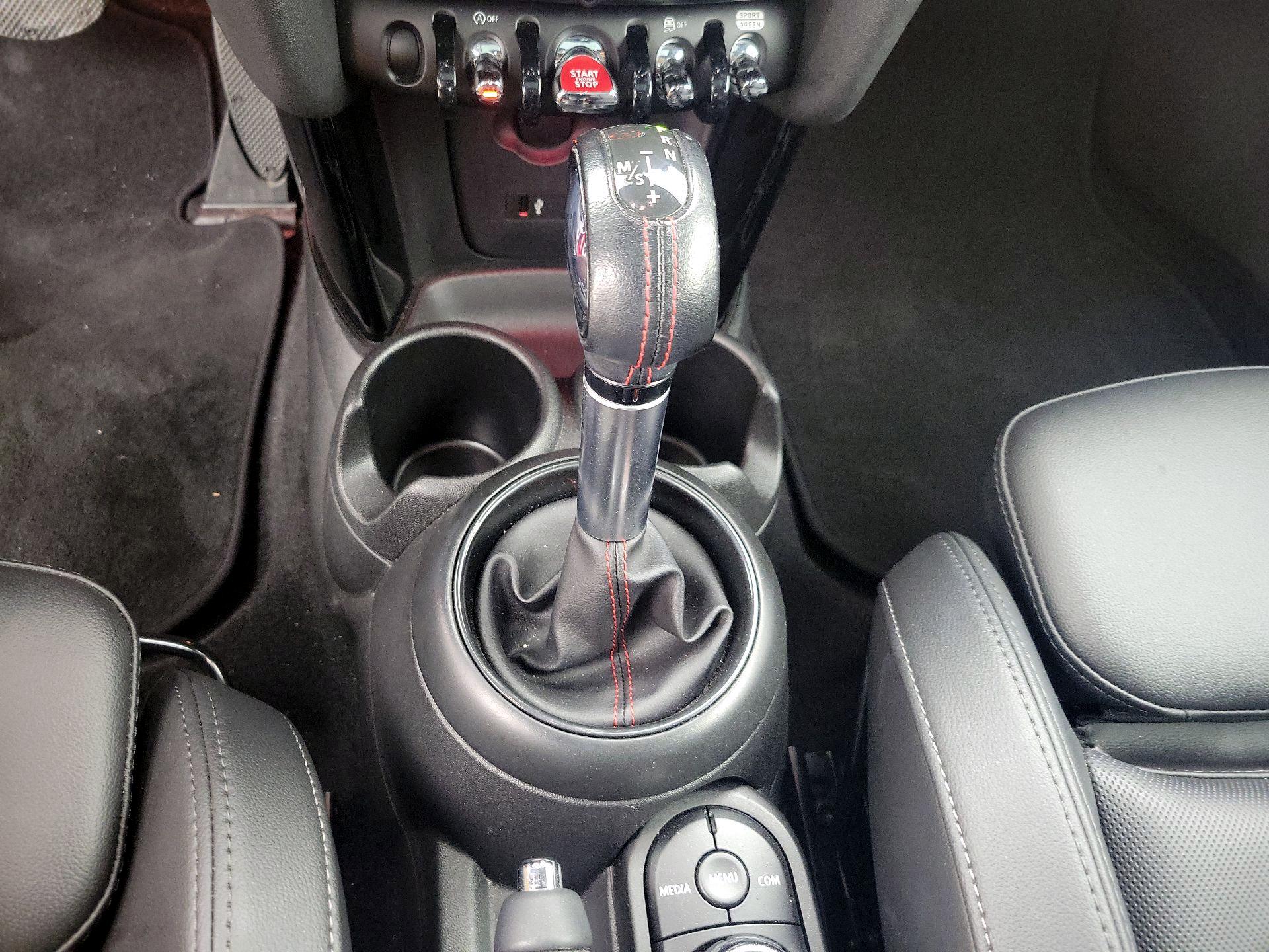 Thumbnail: 2019 MINI Cooper Hardtop - 17