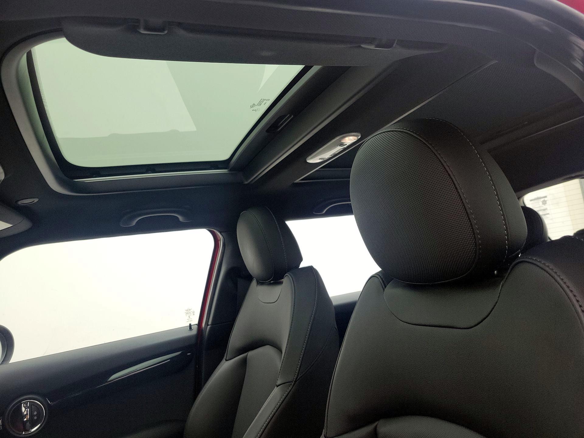 Thumbnail: 2019 MINI Cooper Hardtop - 19