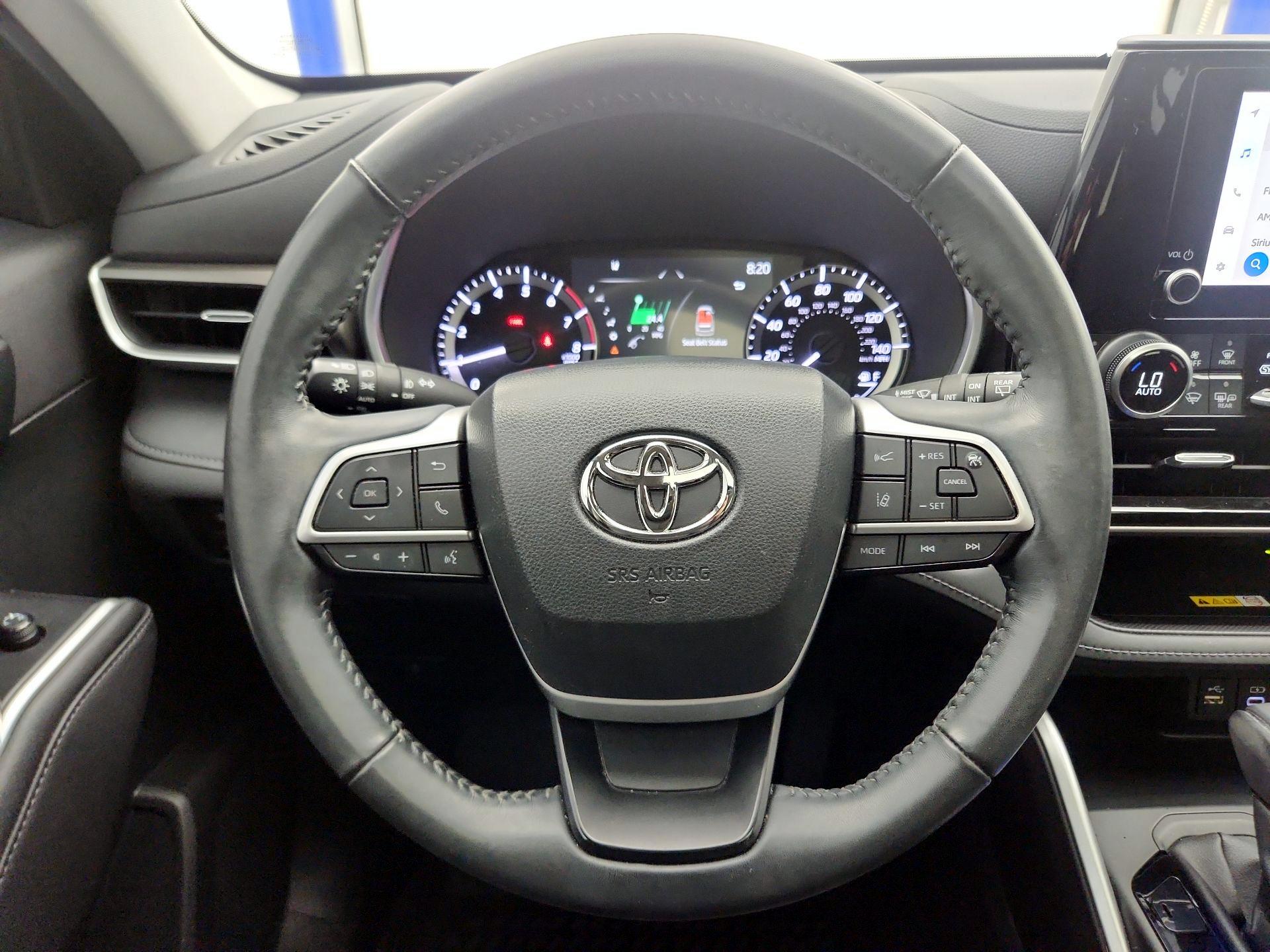 Thumbnail: 2023 Toyota Highlander - 10