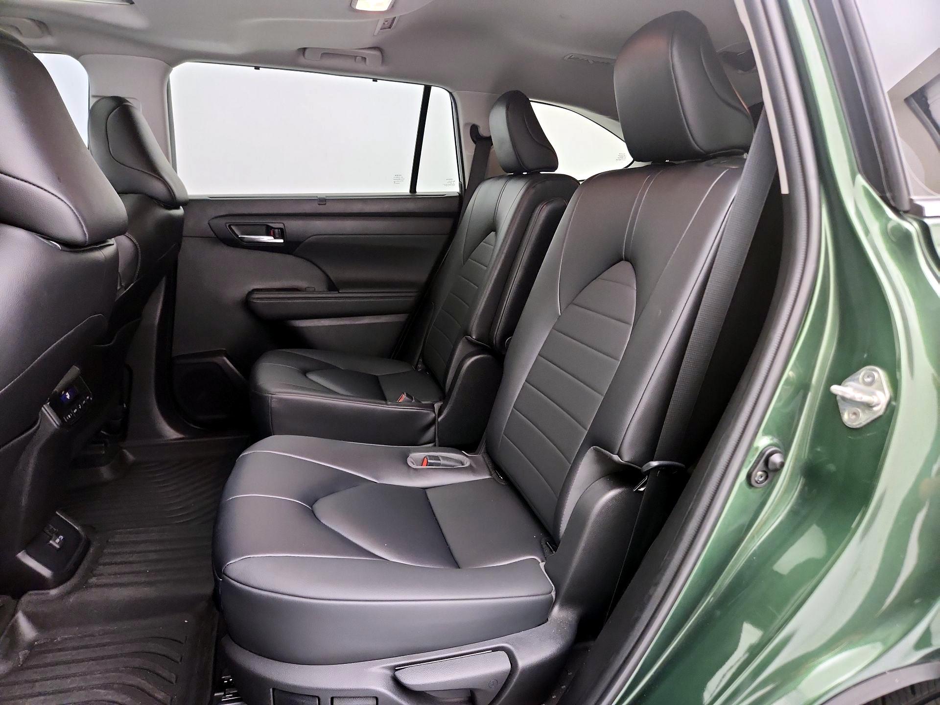 Thumbnail: 2023 Toyota Highlander - 20