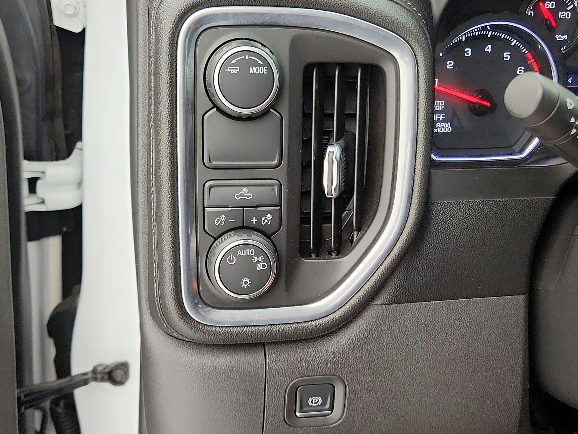 Thumbnail: 2020 Chevrolet Silverado 1500 - 13