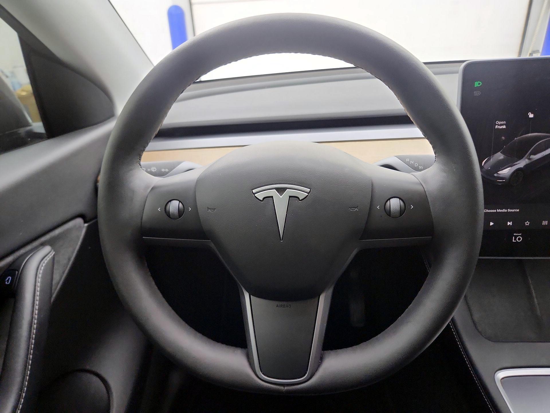 Thumbnail: 2022 Tesla Model Y - 10