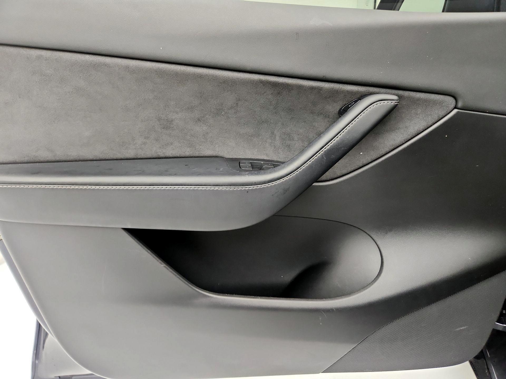 Thumbnail: 2022 Tesla Model Y - 12