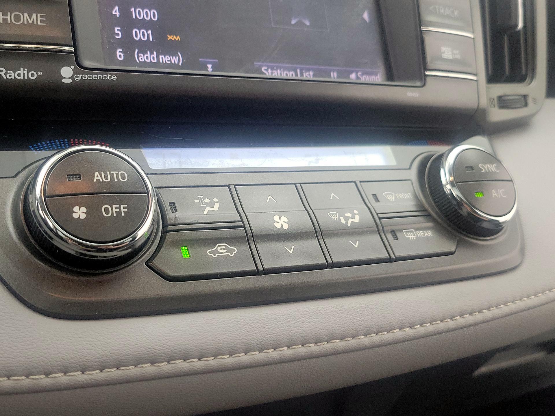 Thumbnail: 2015 Toyota RAV4 - 16