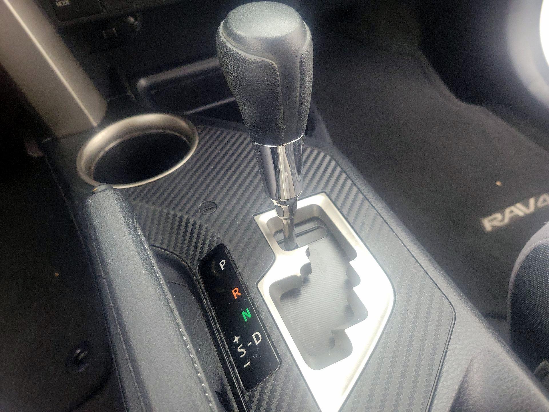 Thumbnail: 2015 Toyota RAV4 - 17