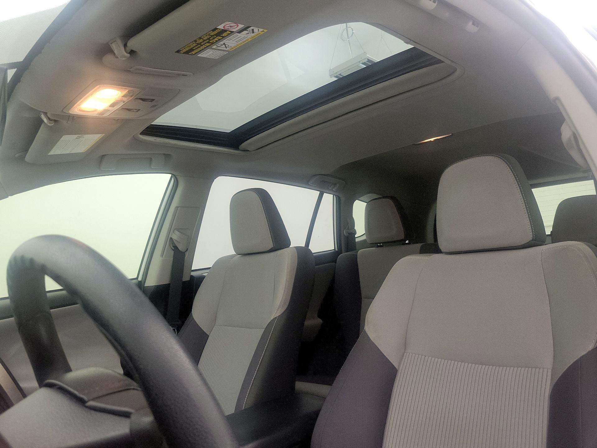 Thumbnail: 2015 Toyota RAV4 - 19