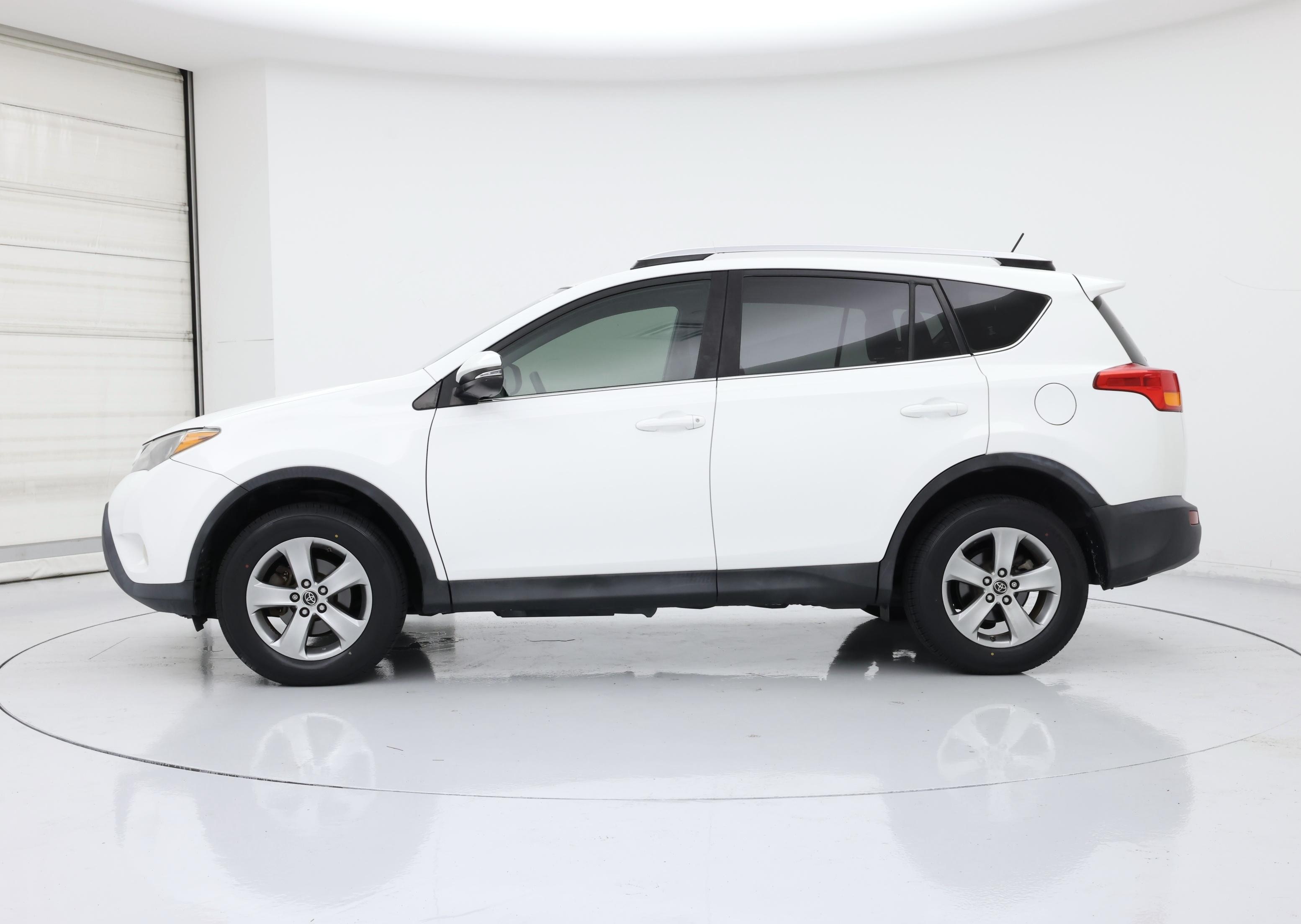 Thumbnail: 2015 Toyota RAV4 - 3