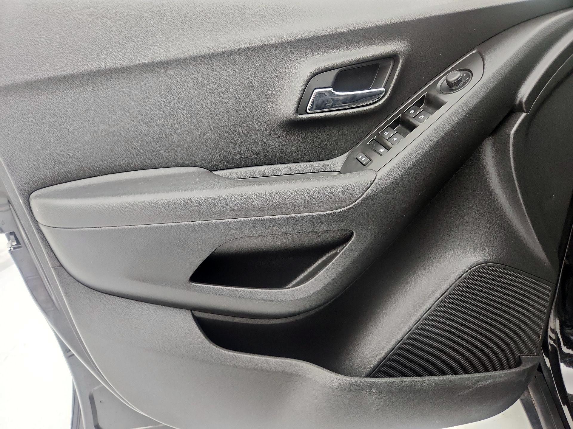 Thumbnail: 2020 Chevrolet Trax - 12