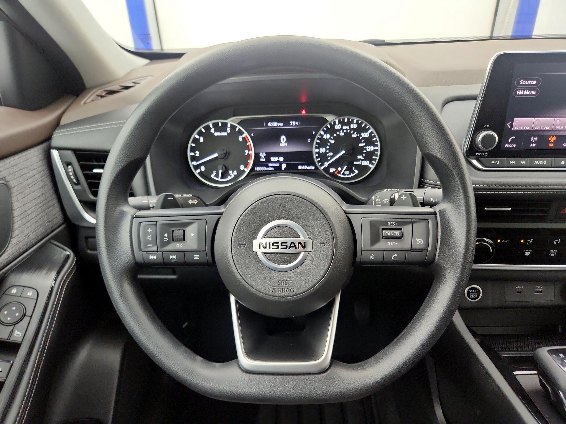 Thumbnail: 2021 Nissan Rogue - 10