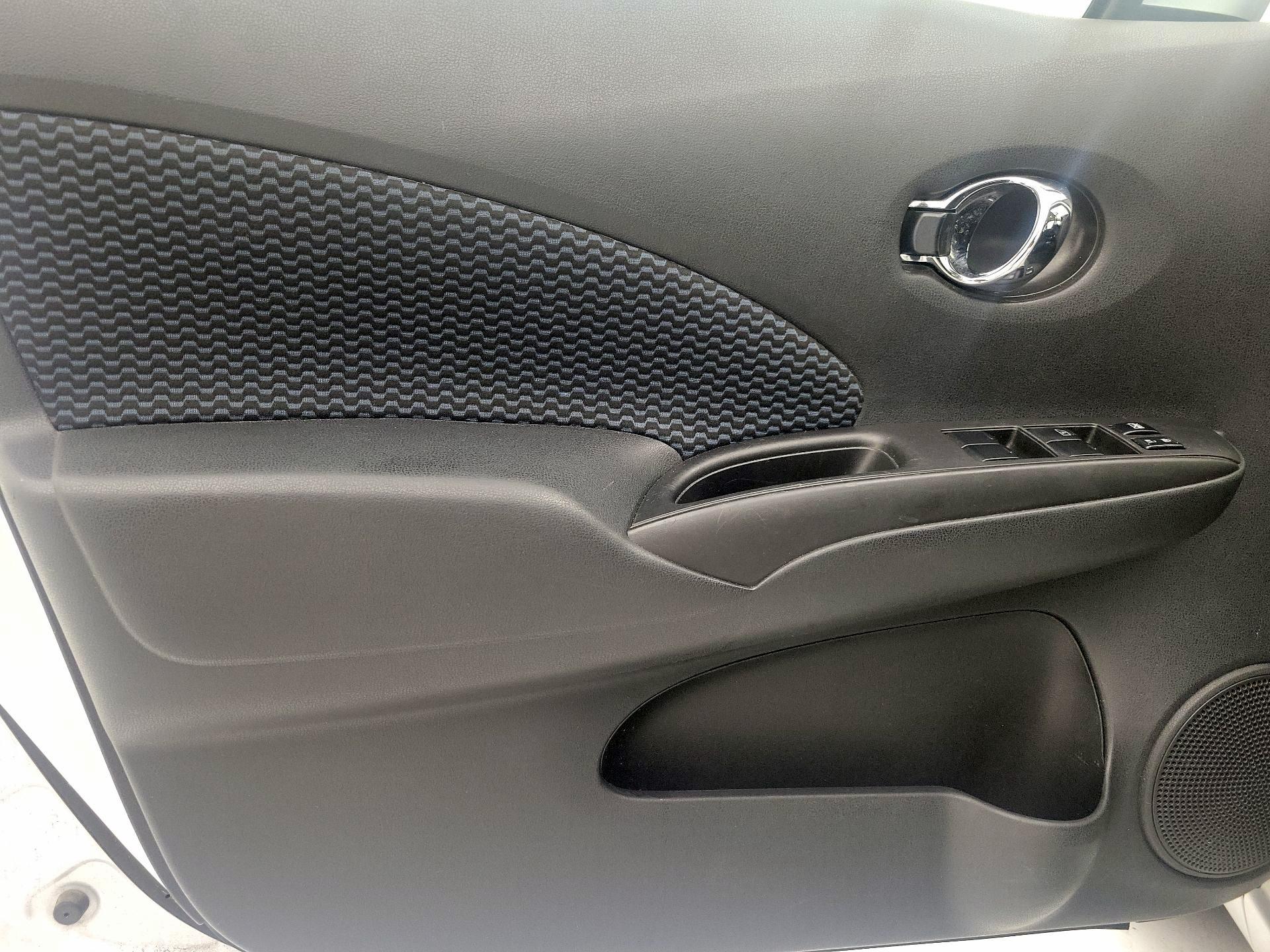 Thumbnail: 2016 Nissan Versa Note - 12