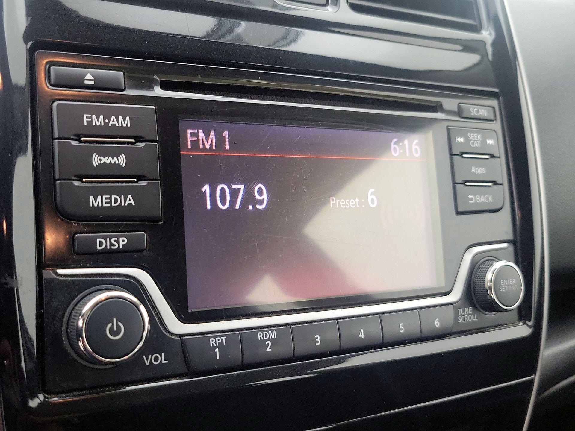 Thumbnail: 2016 Nissan Versa Note - 15
