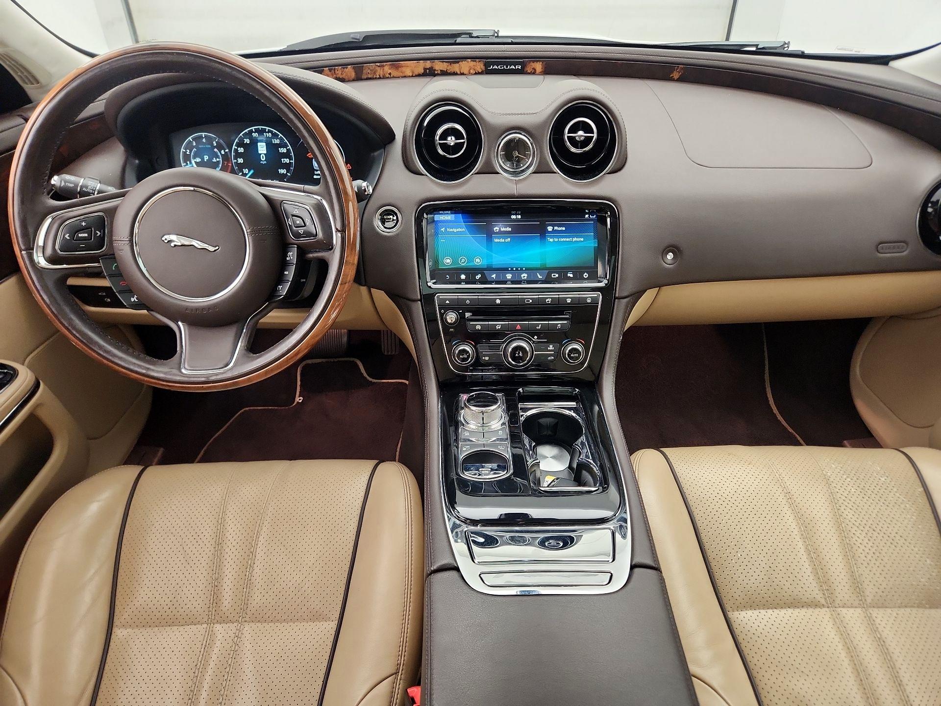 Thumbnail: 2018 Jaguar XJ - 9