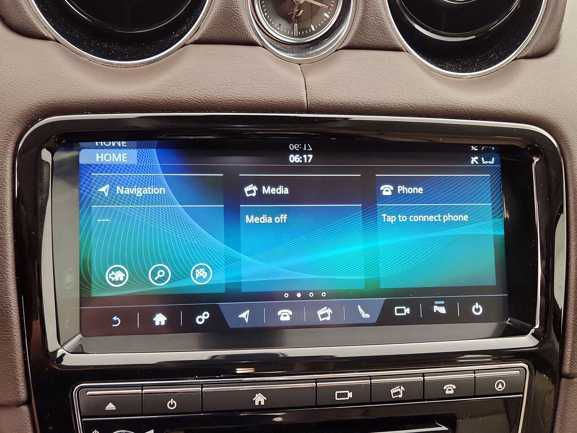 Thumbnail: 2018 Jaguar XJ - 15