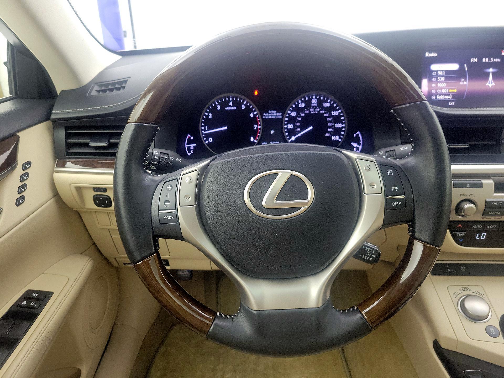 Thumbnail: 2015 Lexus ES - 10