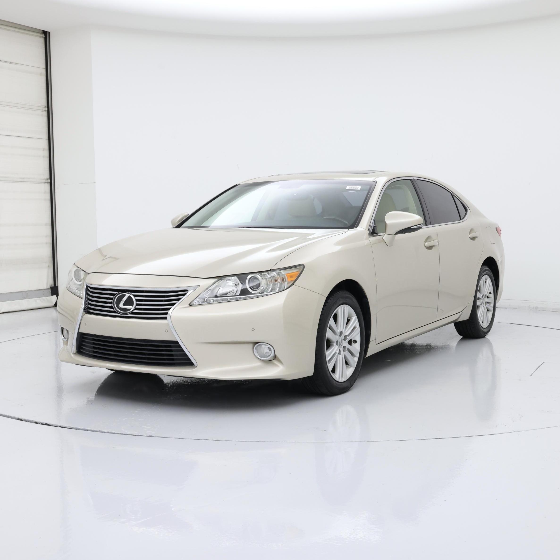 Thumbnail: 2015 Lexus ES - 4