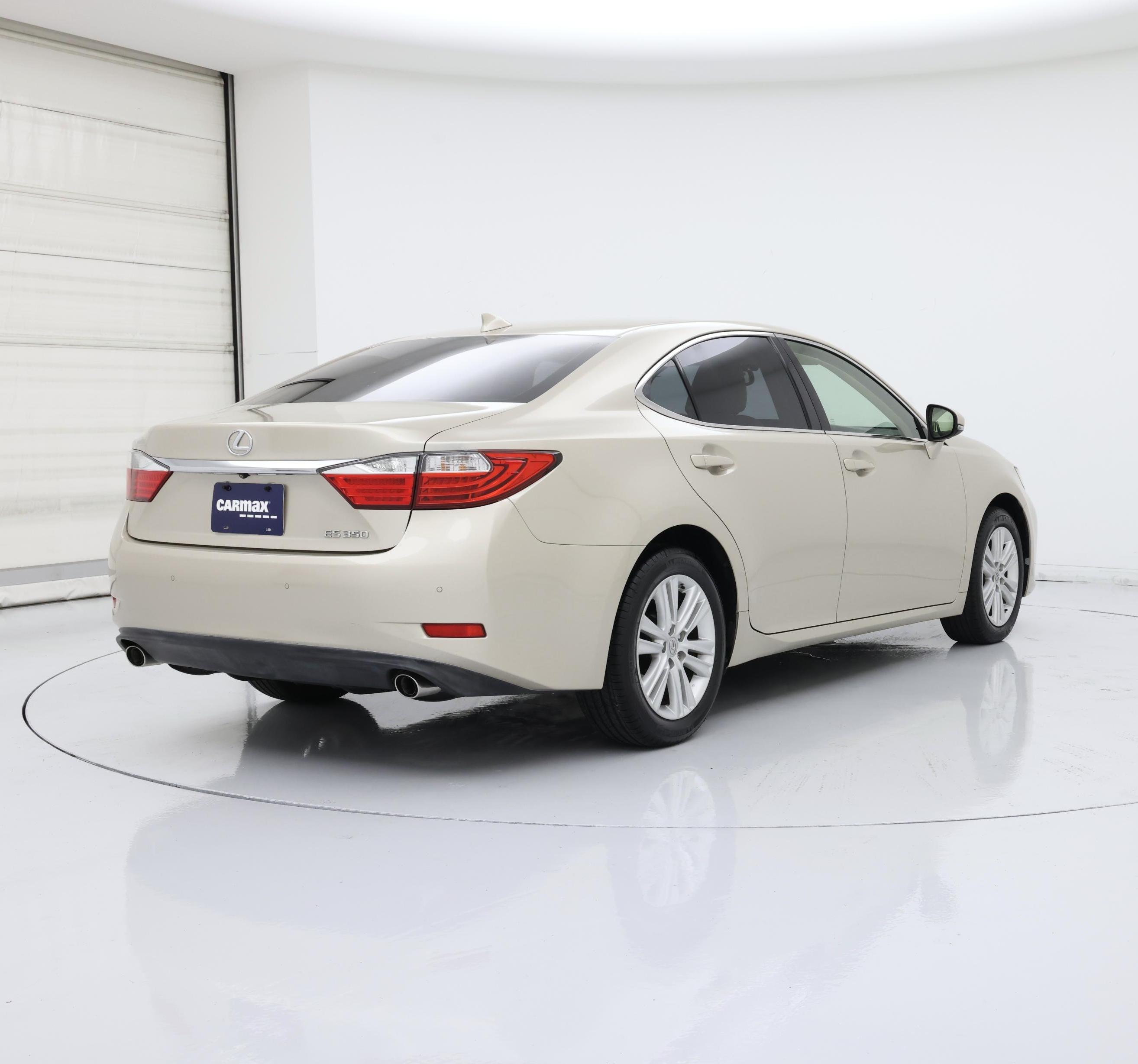 Thumbnail: 2015 Lexus ES - 8