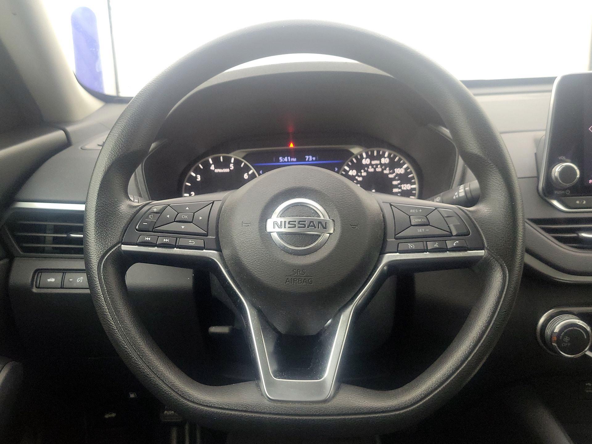 Thumbnail: 2019 Nissan Altima - 10