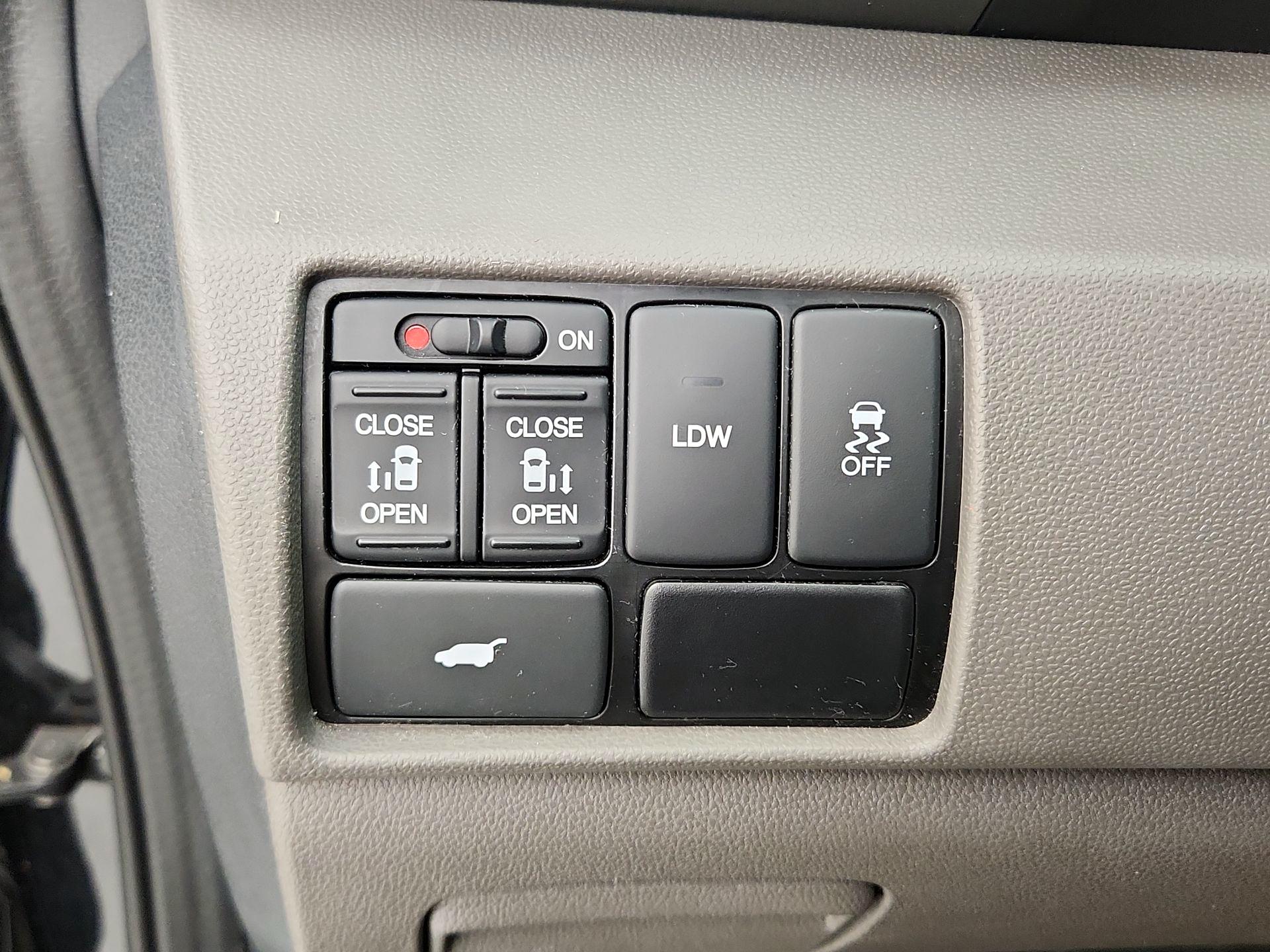 Thumbnail: 2016 Honda Odyssey - 13