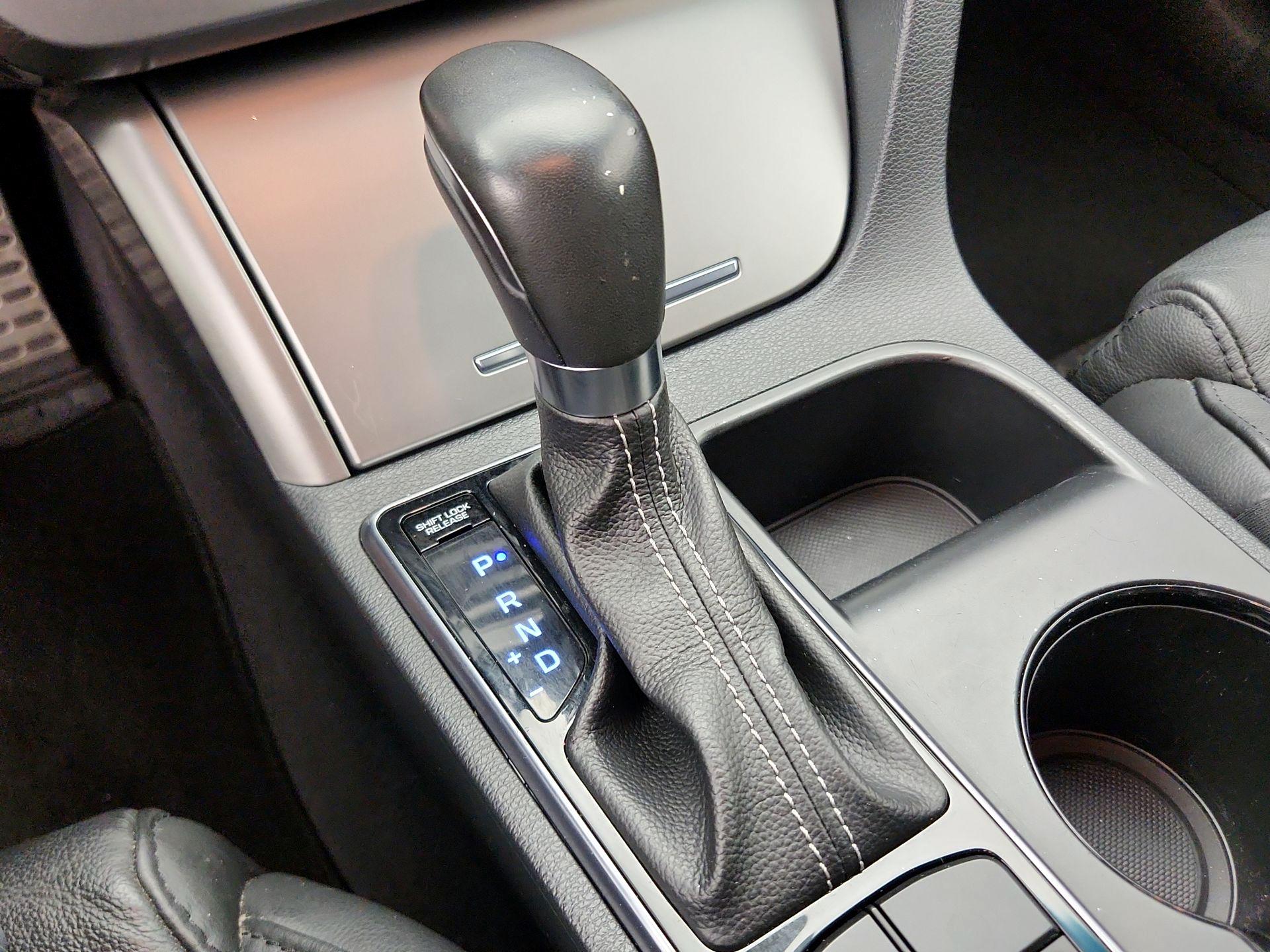 Thumbnail: 2017 Hyundai Sonata - 17