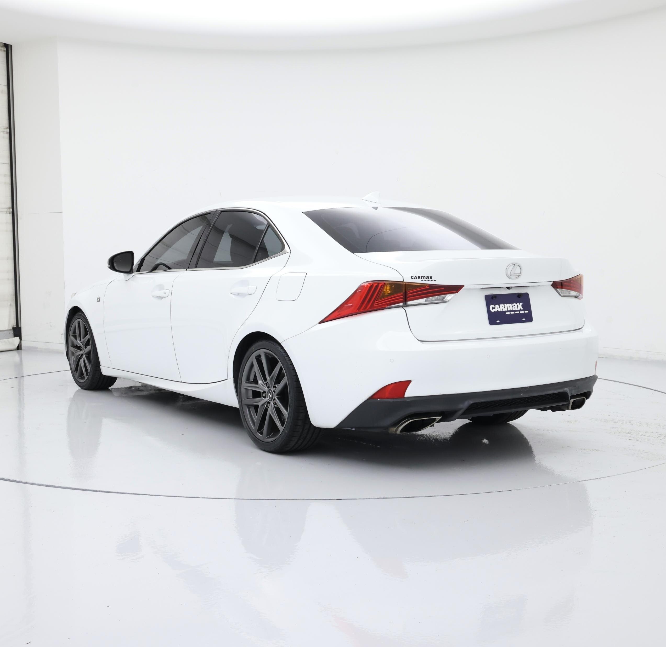 Thumbnail: 2019 Lexus IS - 2
