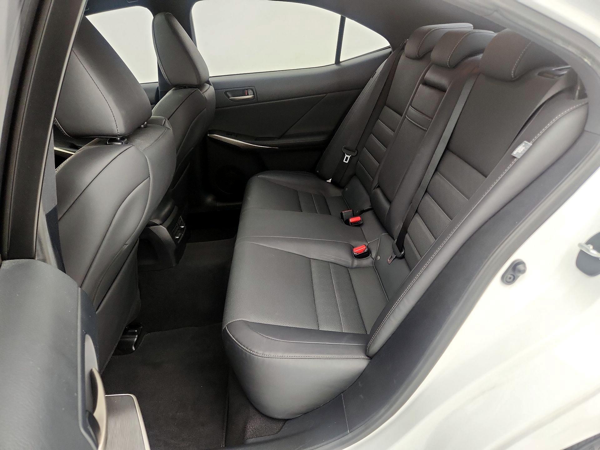 Thumbnail: 2019 Lexus IS - 20