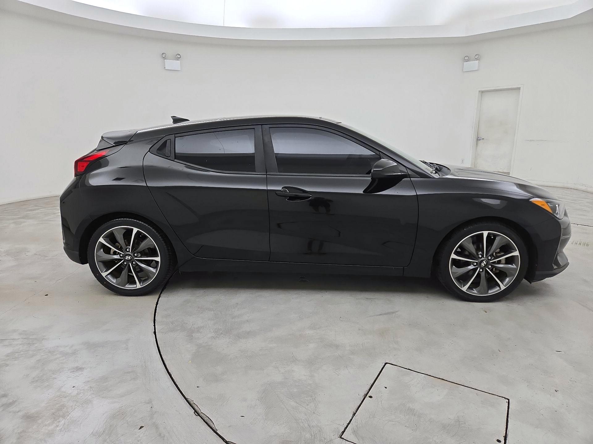 Thumbnail: 2020 Hyundai Veloster - 4