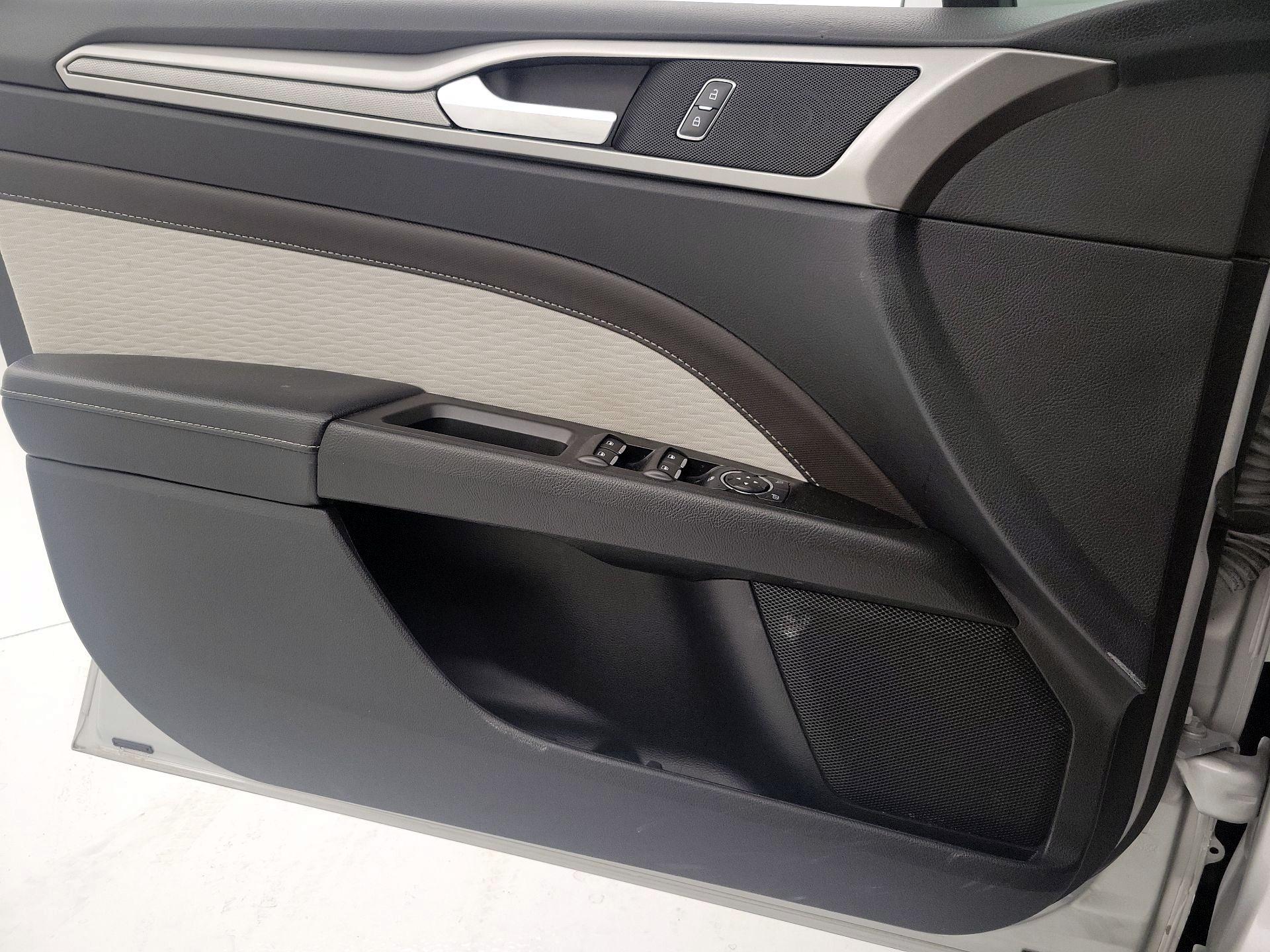 Thumbnail: 2019 Ford Fusion - 12