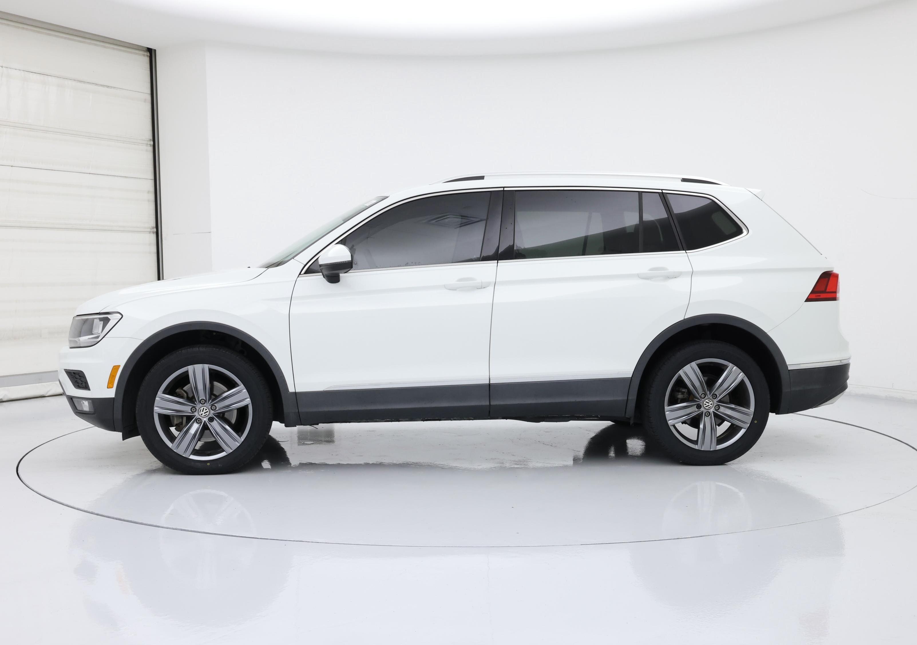 Thumbnail: 2020 Volkswagen Tiguan - 3