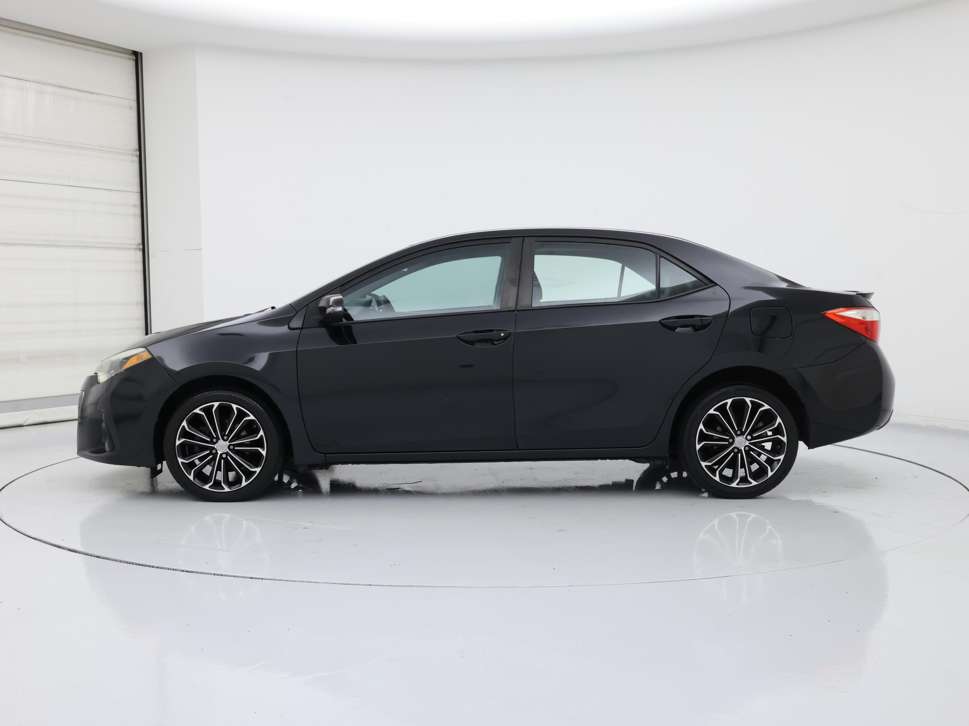 Thumbnail: 2015 Toyota Corolla - 3