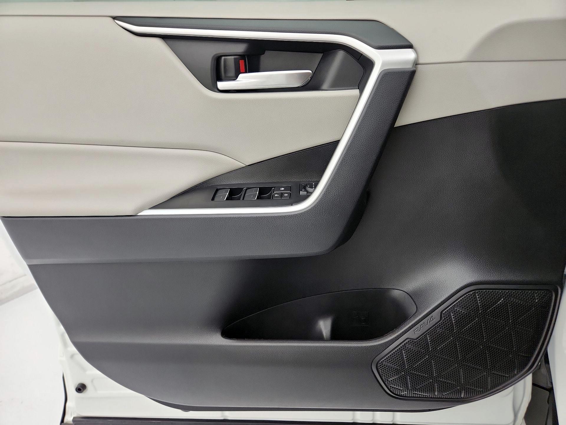 Thumbnail: 2023 Toyota RAV4 - 12