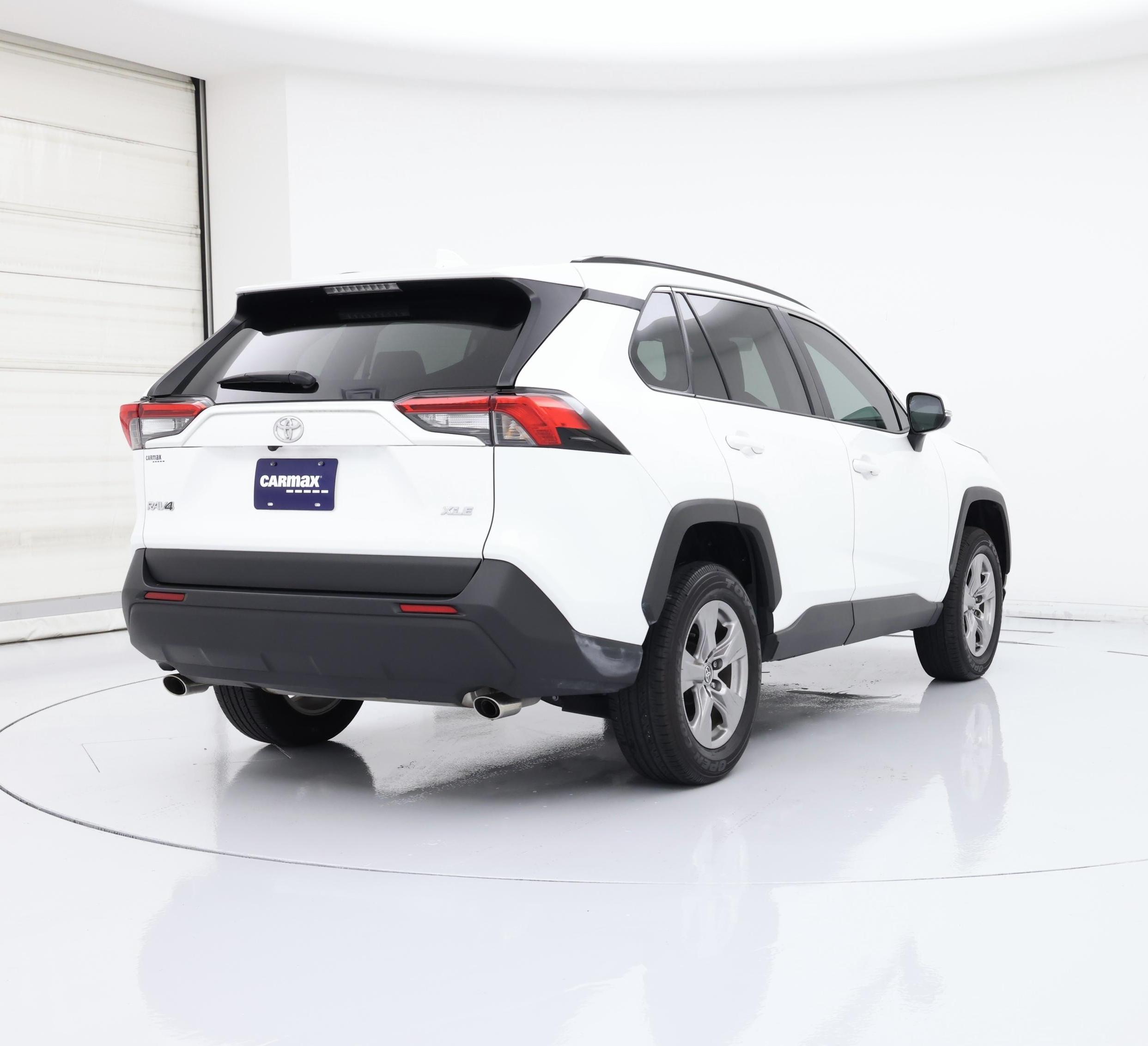 Thumbnail: 2023 Toyota RAV4 - 8