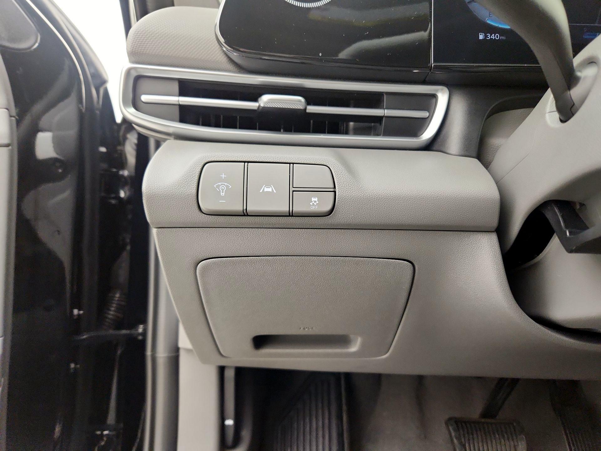 Thumbnail: 2023 Hyundai Elantra - 13