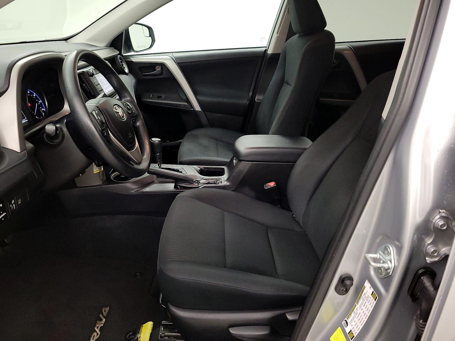 Thumbnail: 2017 Toyota RAV4 - 9
