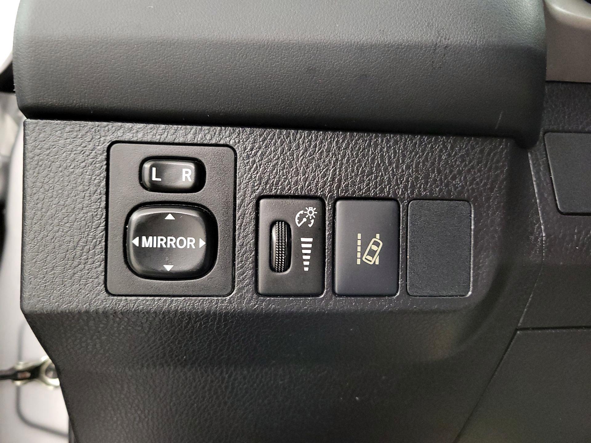 Thumbnail: 2017 Toyota RAV4 - 11