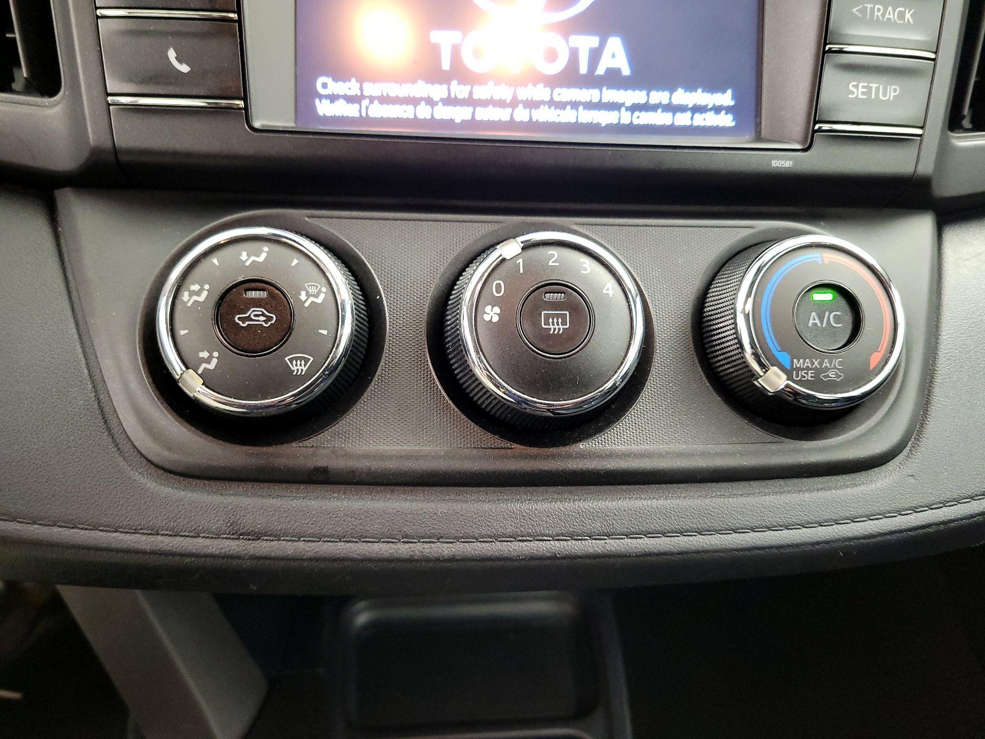 Thumbnail: 2017 Toyota RAV4 - 14