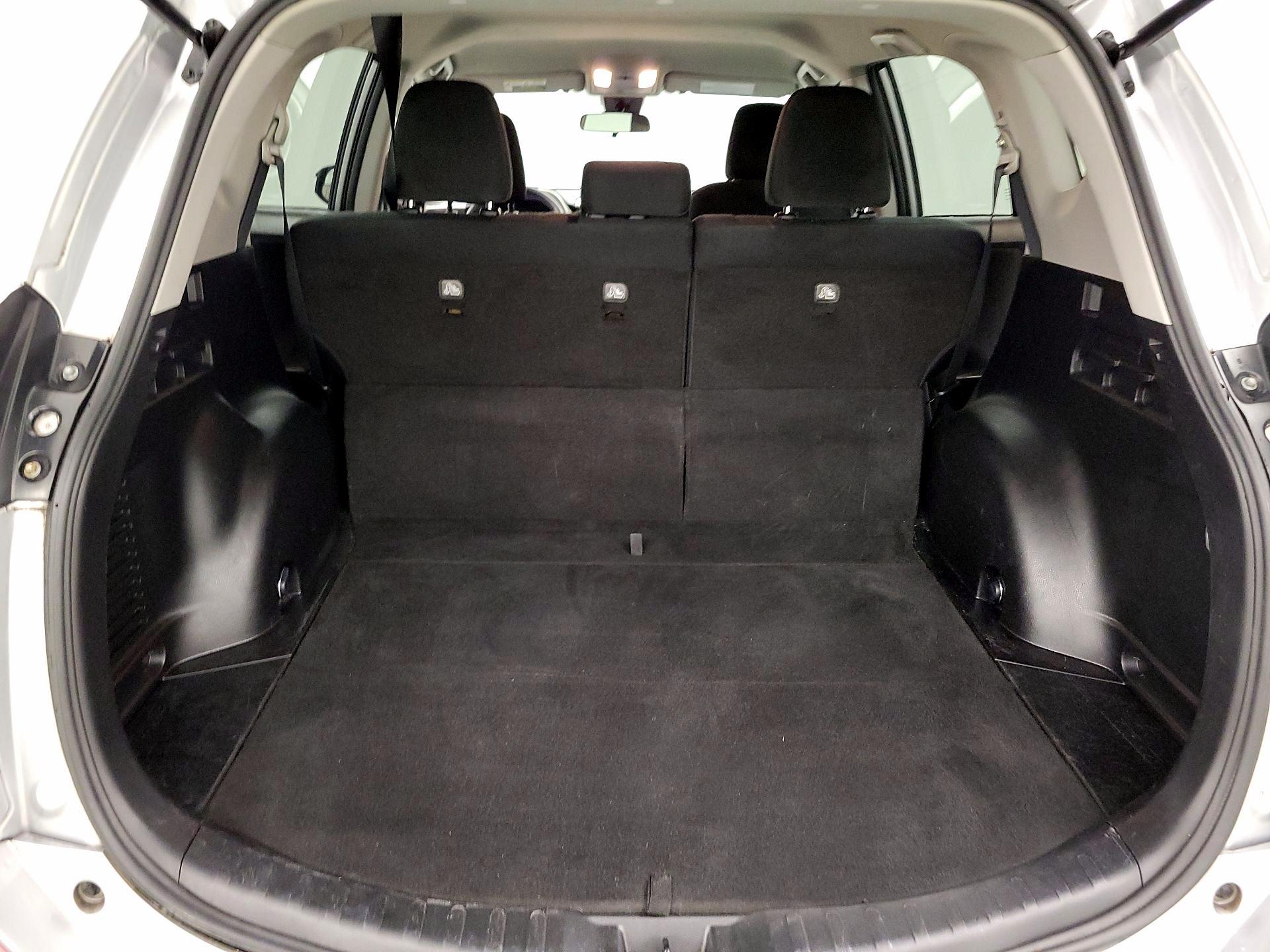 Thumbnail: 2017 Toyota RAV4 - 18