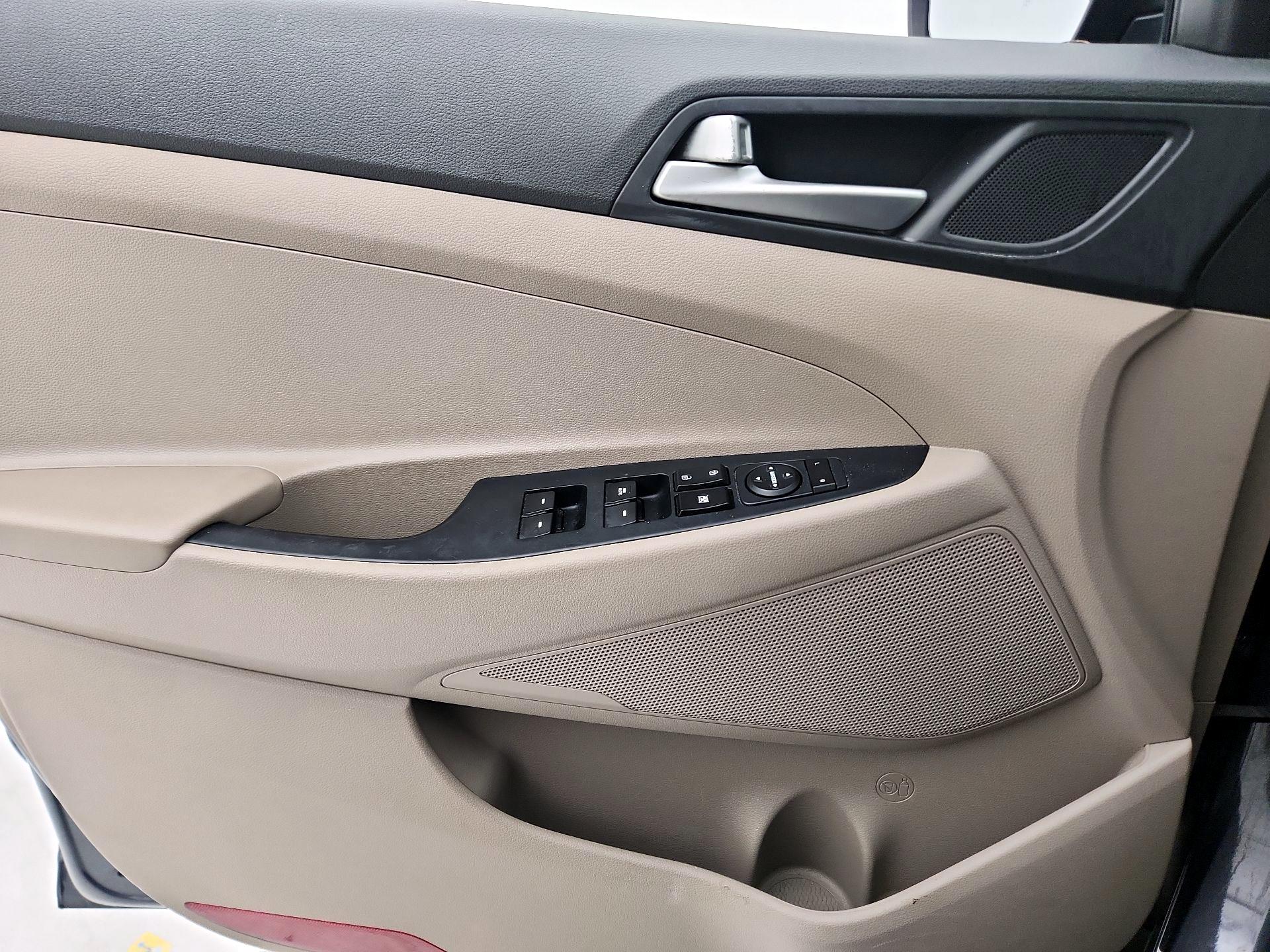 Thumbnail: 2020 Hyundai Tucson - 12
