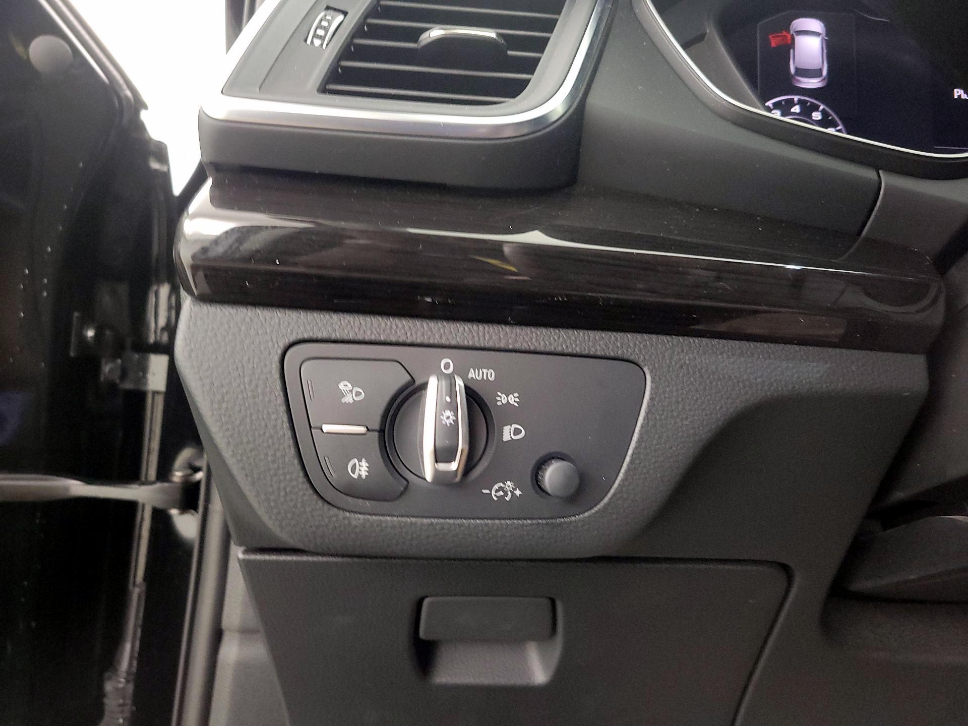 Thumbnail: 2019 Audi Q5 - 11