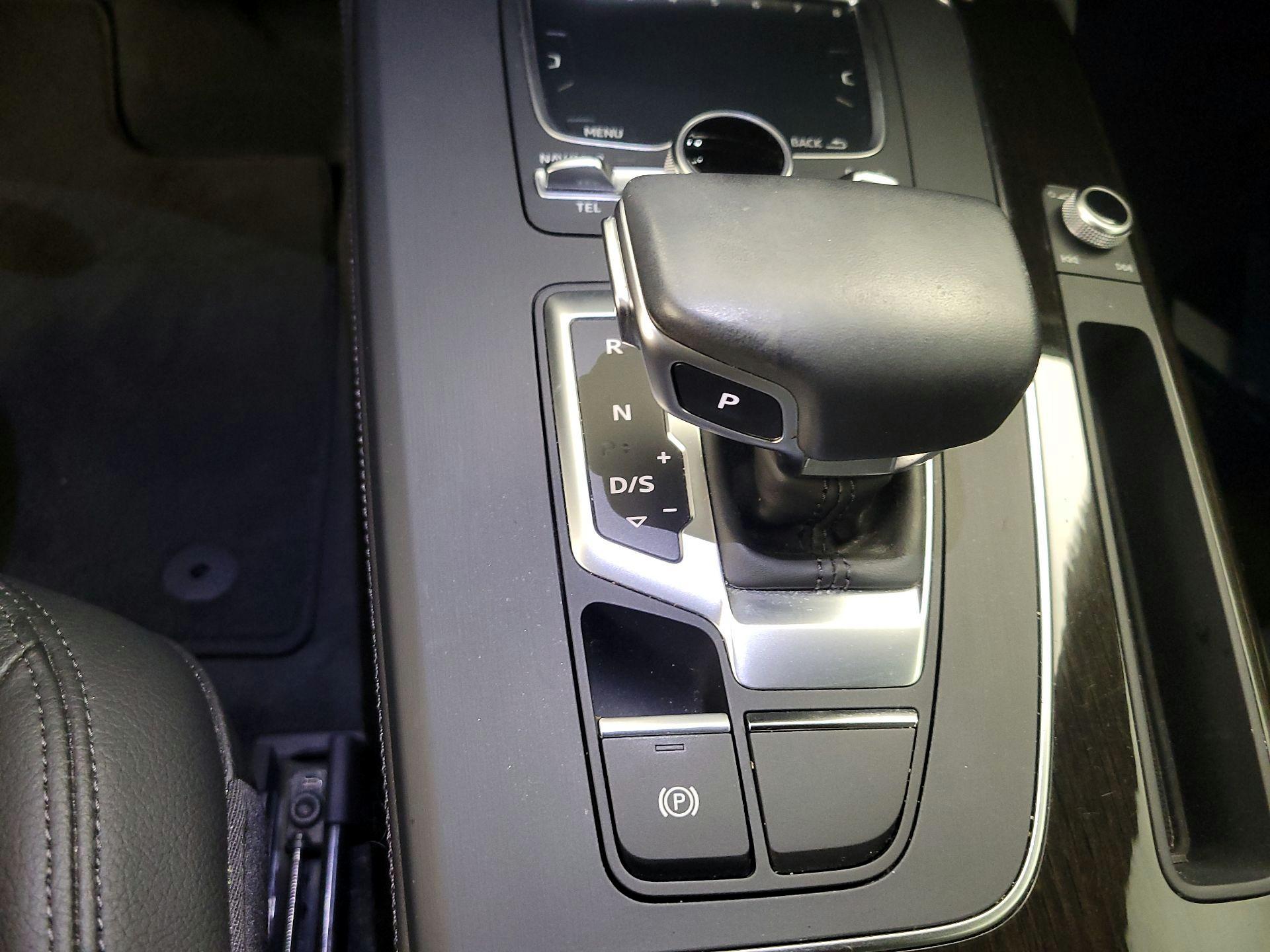Thumbnail: 2019 Audi Q5 - 16