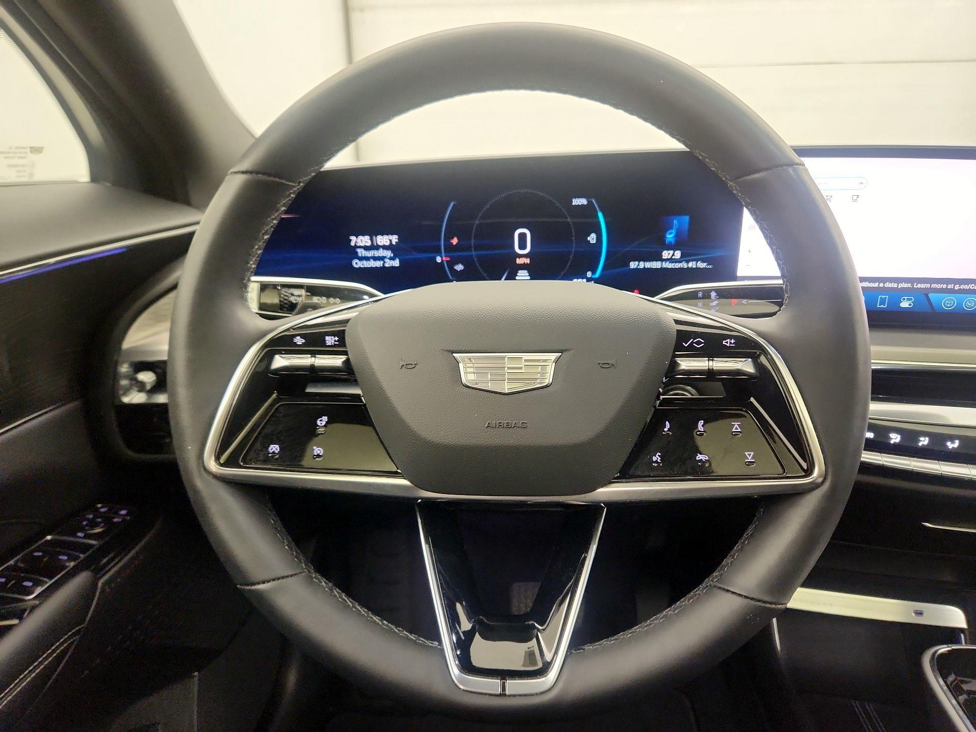 Thumbnail: 2024 Cadillac Lyriq - 10