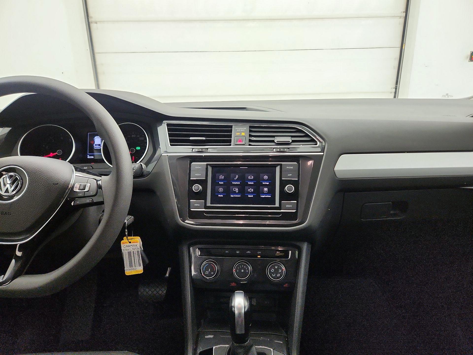 Thumbnail: 2020 Volkswagen Tiguan - 9