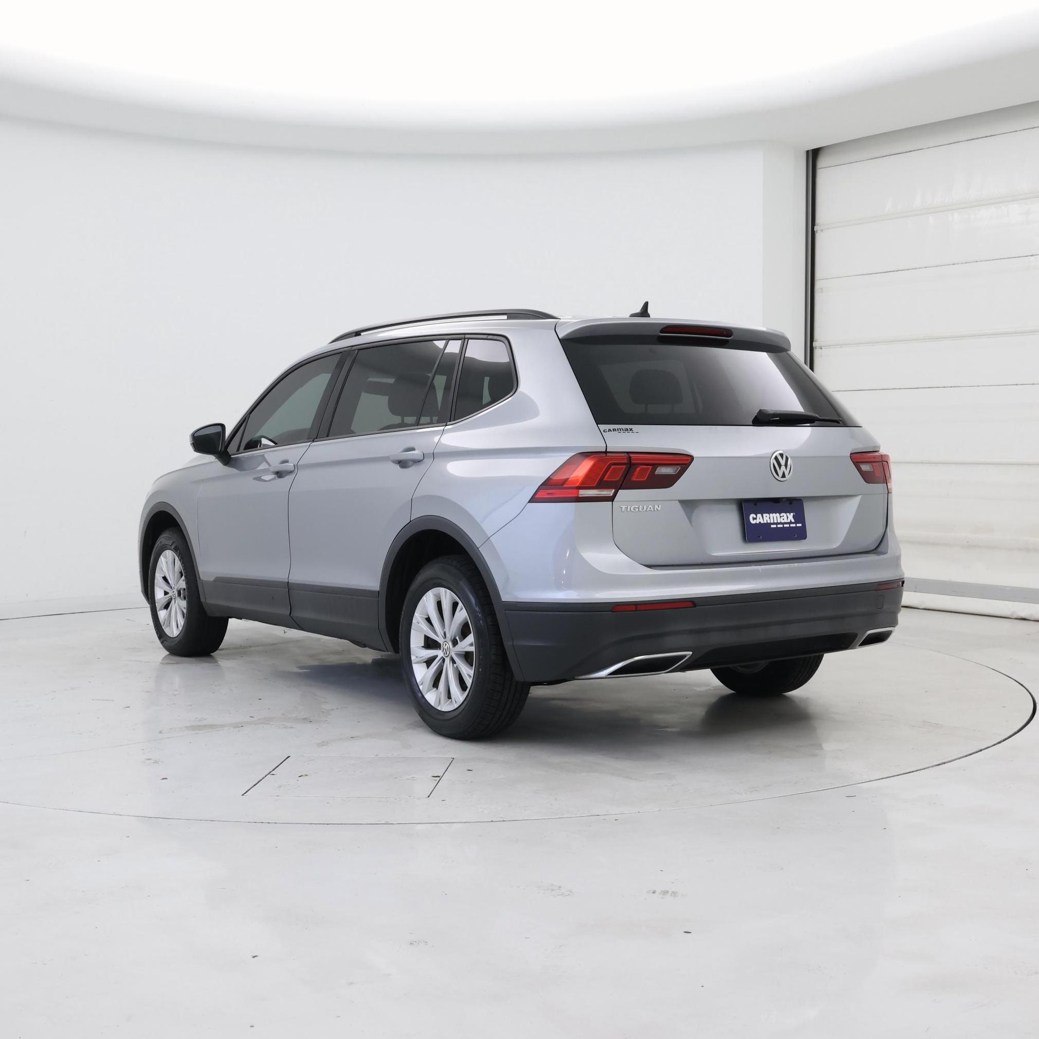 Thumbnail: 2020 Volkswagen Tiguan - 2
