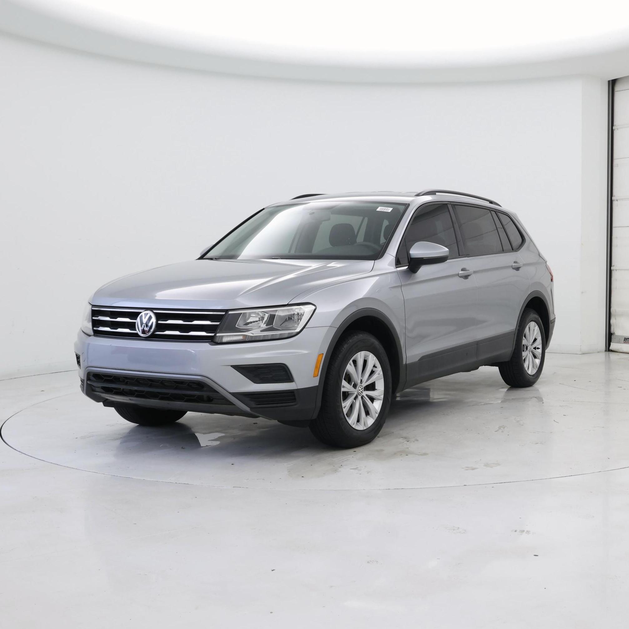 Thumbnail: 2020 Volkswagen Tiguan - 4
