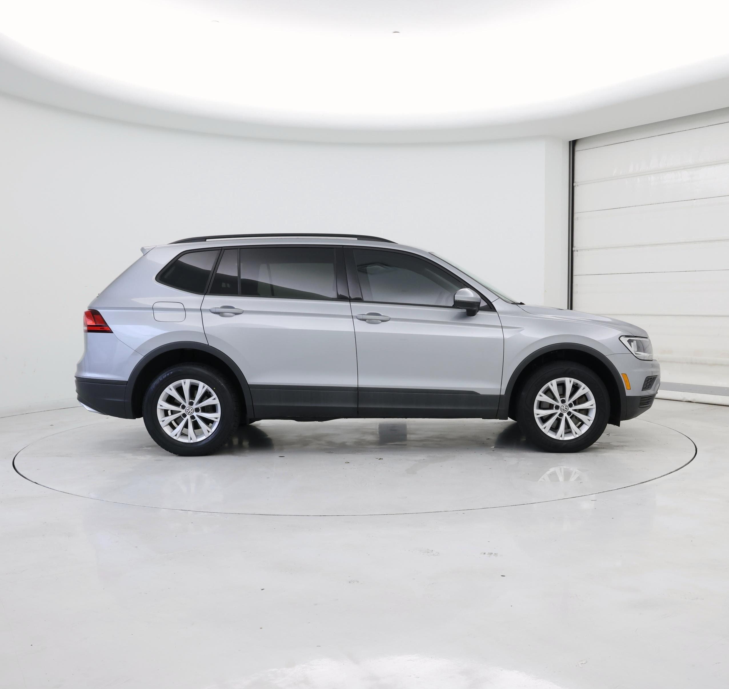 Thumbnail: 2020 Volkswagen Tiguan - 7