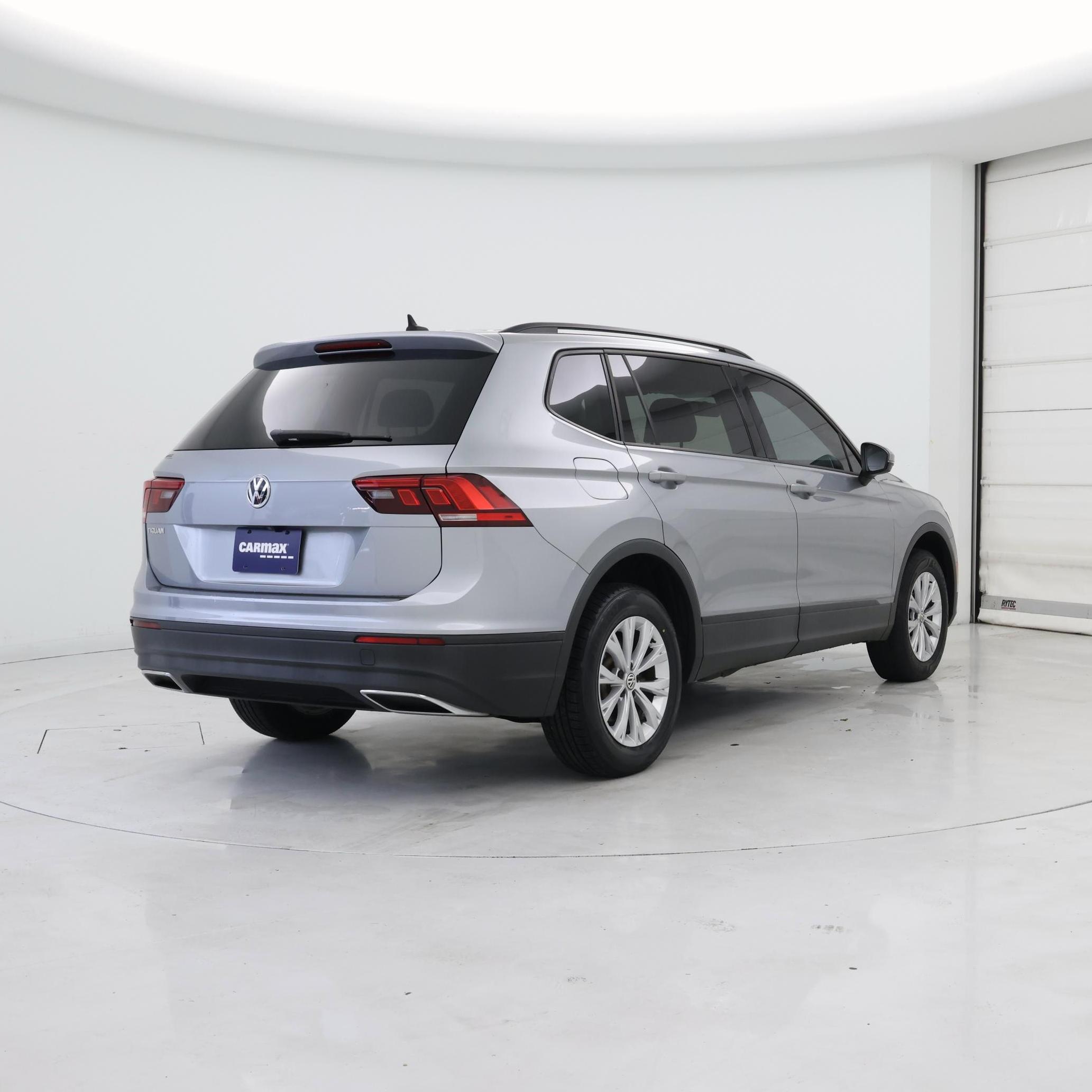 Thumbnail: 2020 Volkswagen Tiguan - 8