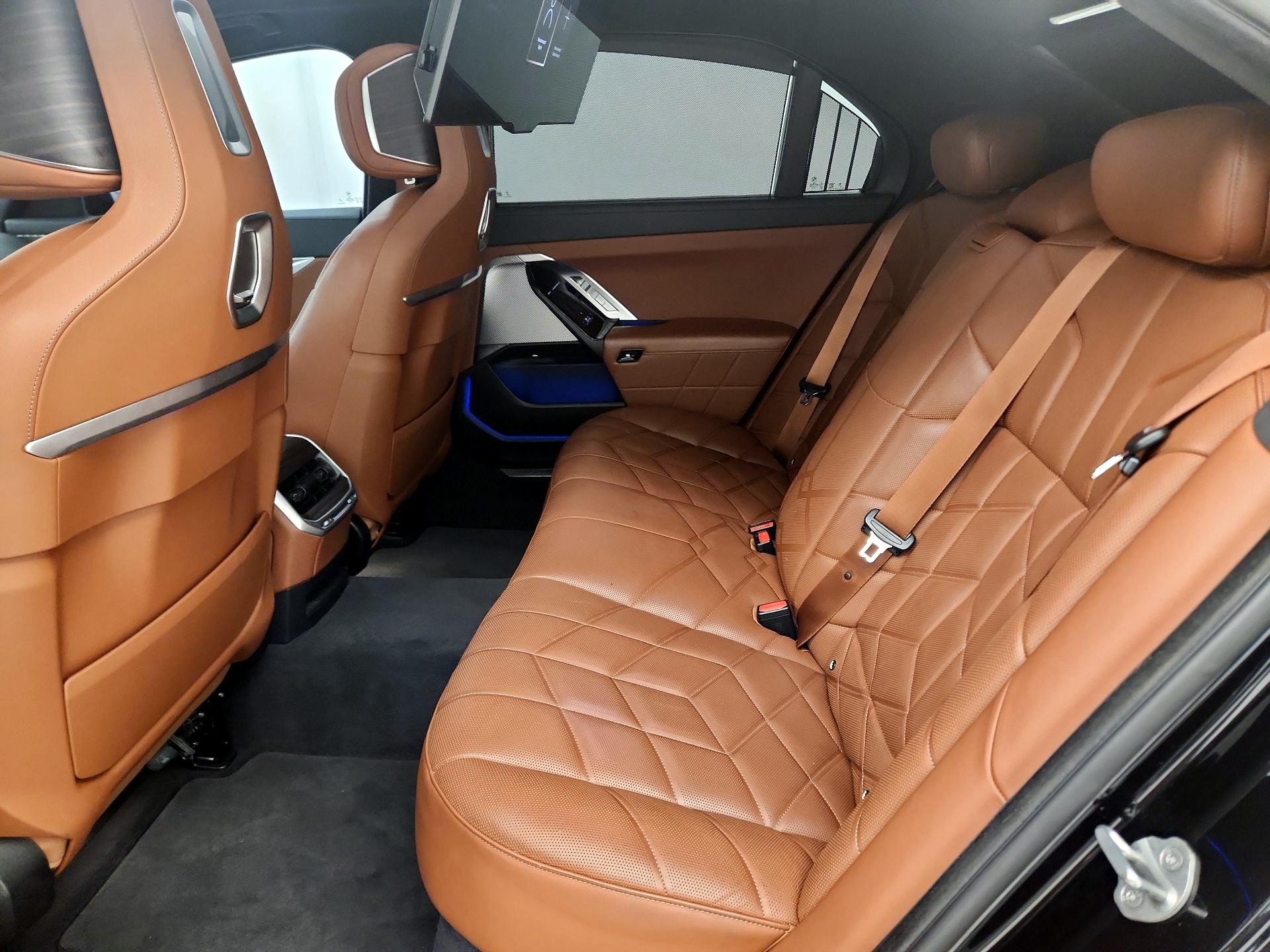 Thumbnail: 2023 BMW 7 Series - 20