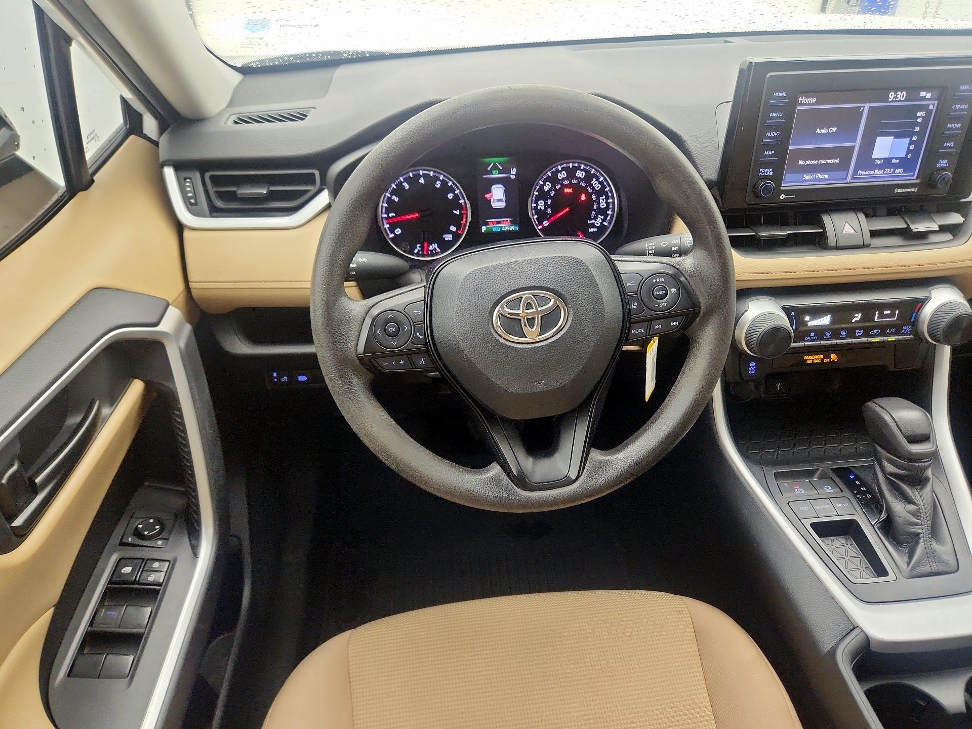 Thumbnail: 2021 Toyota RAV4 - 10